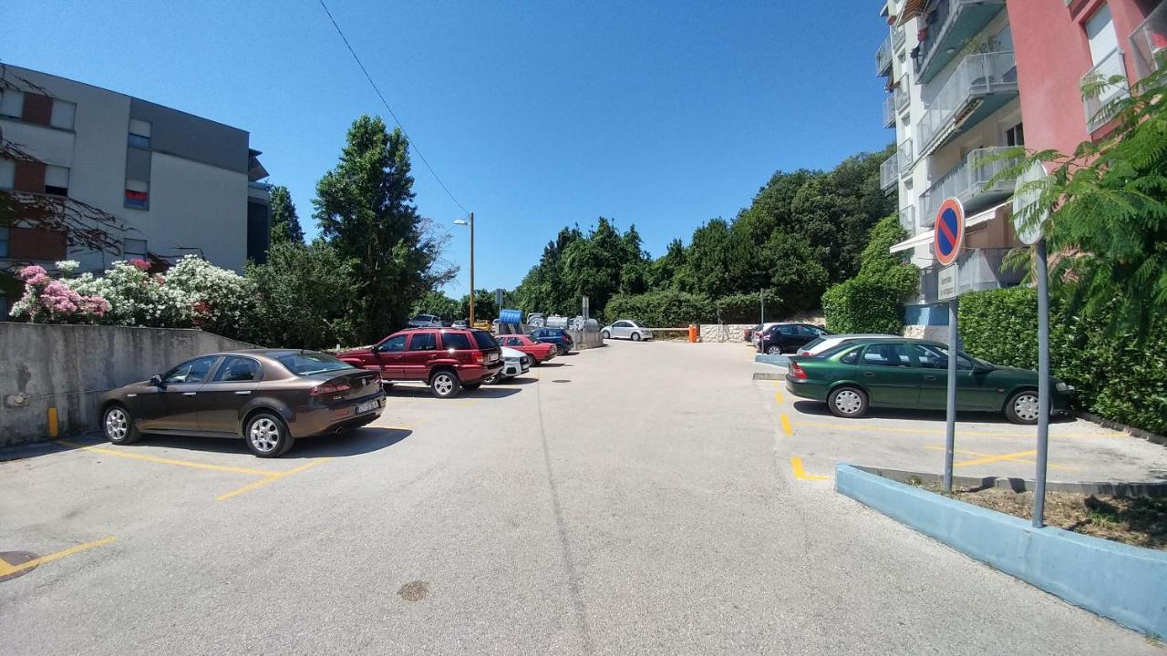 Apartment Deluxe Sea View Сплит Екстериор снимка